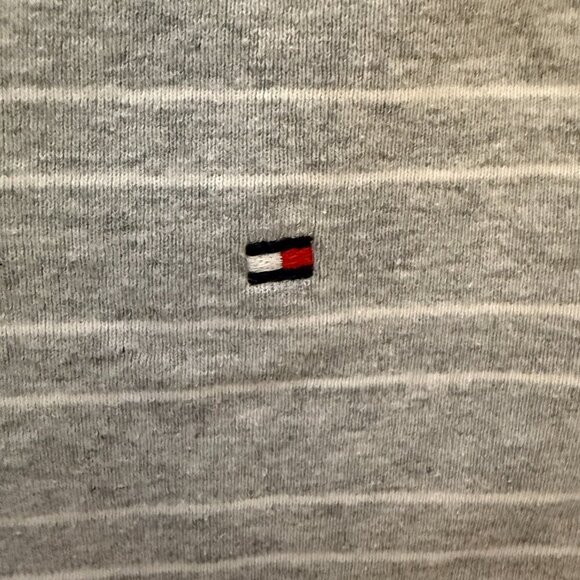 Tommy Hilfiger Gray Striped Long Sleeve V-Neck Tee Size Small - Picture 3 of 4